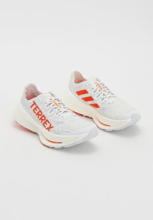 adidas Terrex, AGRAVIC SPEED ULTRA - Løbesko trail - cloud white/impact orange/dash grey