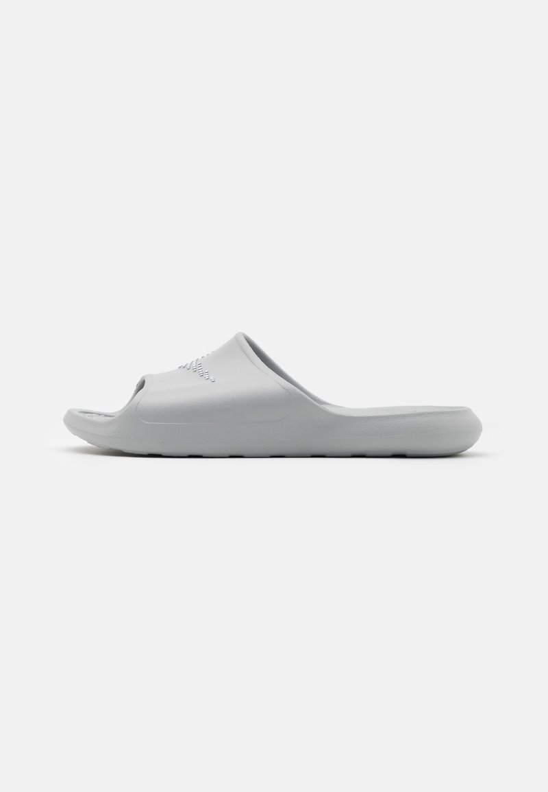 Nike Sportswear VICTORI ONE SLIDE - Chinelos de piscina - light smoke grey/white