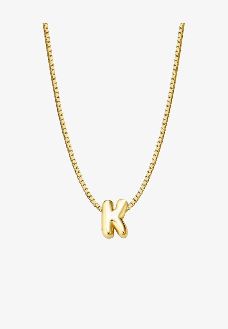 Zlatý náhrdelník obsahuje textúrovaný, štýlový prívesok vo forme písmena "K", ktorý sa vyznačuje lesklým povrchom a zaobleným dizajnom.