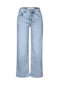 Jean large bleu clair en denim, avec une taille mi-haute, cinq poches et un bouton de fermeture. Texture lisse avec un léger dégradé.