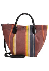 Grote schoudertas met diagonale strepen in rood, oranje, geel en marineblauw. Beschikt over zwarte leren handvatten en een drukknoopsluiting. Gelaagd stof.
