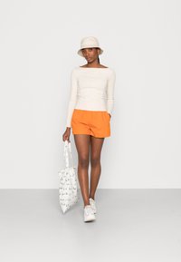 Monki Calções - orange medium