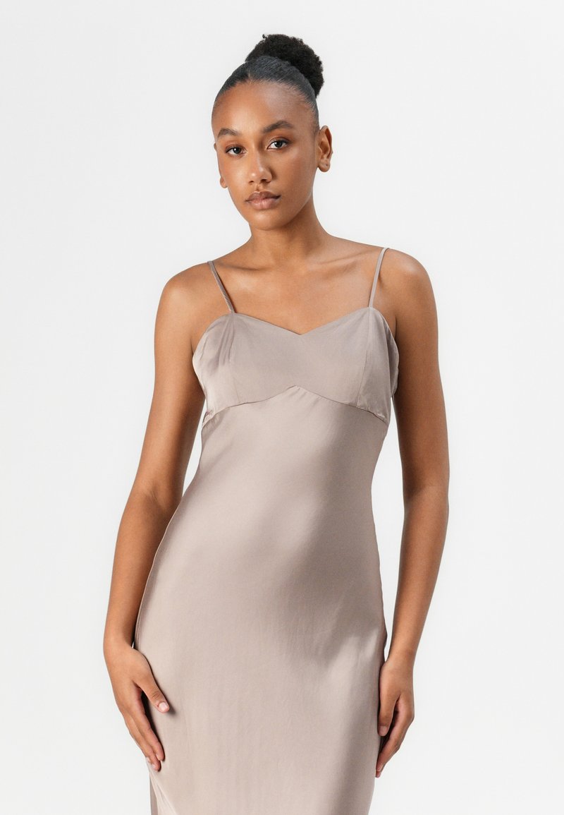 guess silk dress Guess Silk Blend Maxi Dress Cream