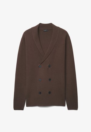 Cardigan marron croisé avec six boutons noirs, un large col châle, des manches longues et une texture de tissu tricoté.