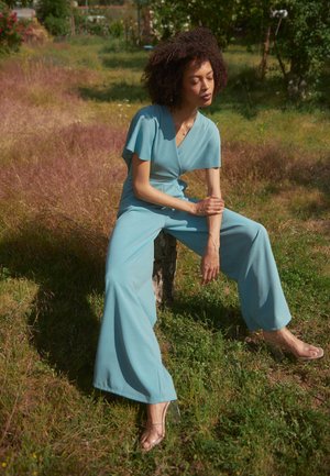 WGXZL WEDDING - BETTY V NECK WRAP JUMPSUIT - Jumpsuit - sage green