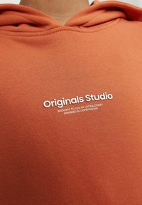 Jack & Jones Junior JORVESTERBRO - Mikina s kapucí - ginger