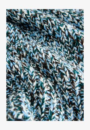 Višebojni pleteni materijal sa debelim nitima u nijansama plave, zelene, smeđe i bijele boje, s teksturiranim, udobnim izgledom.