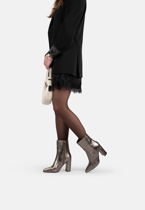 YARA - Classic ankle boots - gold