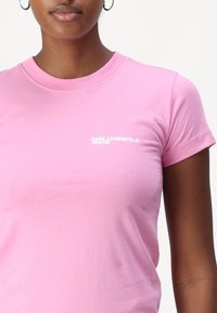 Karl Lagerfeld Jeans LOGO SLIM-FIT - Jednoduché tričko - moonlite mauve