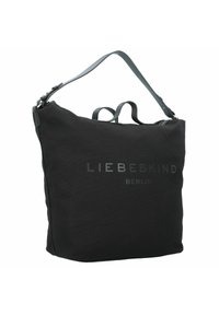 Czarna torba na ramię z regulowanym szarym skórzanym paskiem, z wytłoczonym napisem "LIEBESKIND BERLIN" z przodu. Gładka faktura.