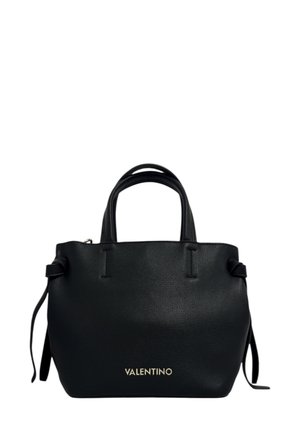 Zwarte leren tote bag met een getextureerd oppervlak, voorzien van twee korte handvatten en een gouden logo aan de voorkant. Zijkanten met strikjes voor verstelbare vorm.