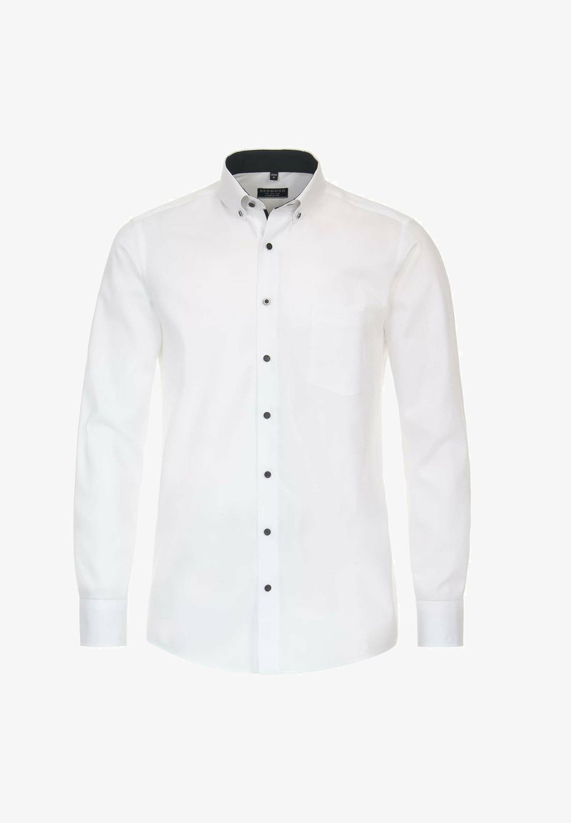 Weißes Langarmhemd mit button-down Kragen, ausgestattet mit schwarzen Knöpfen und einer Brusttasche auf der linken Seite. Glatte Textur und strukturierte Passform.