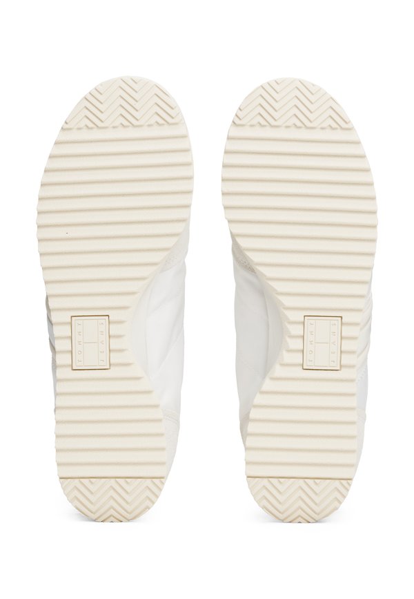 RETRO RUNNER CLEATED - Trainers - ecru3