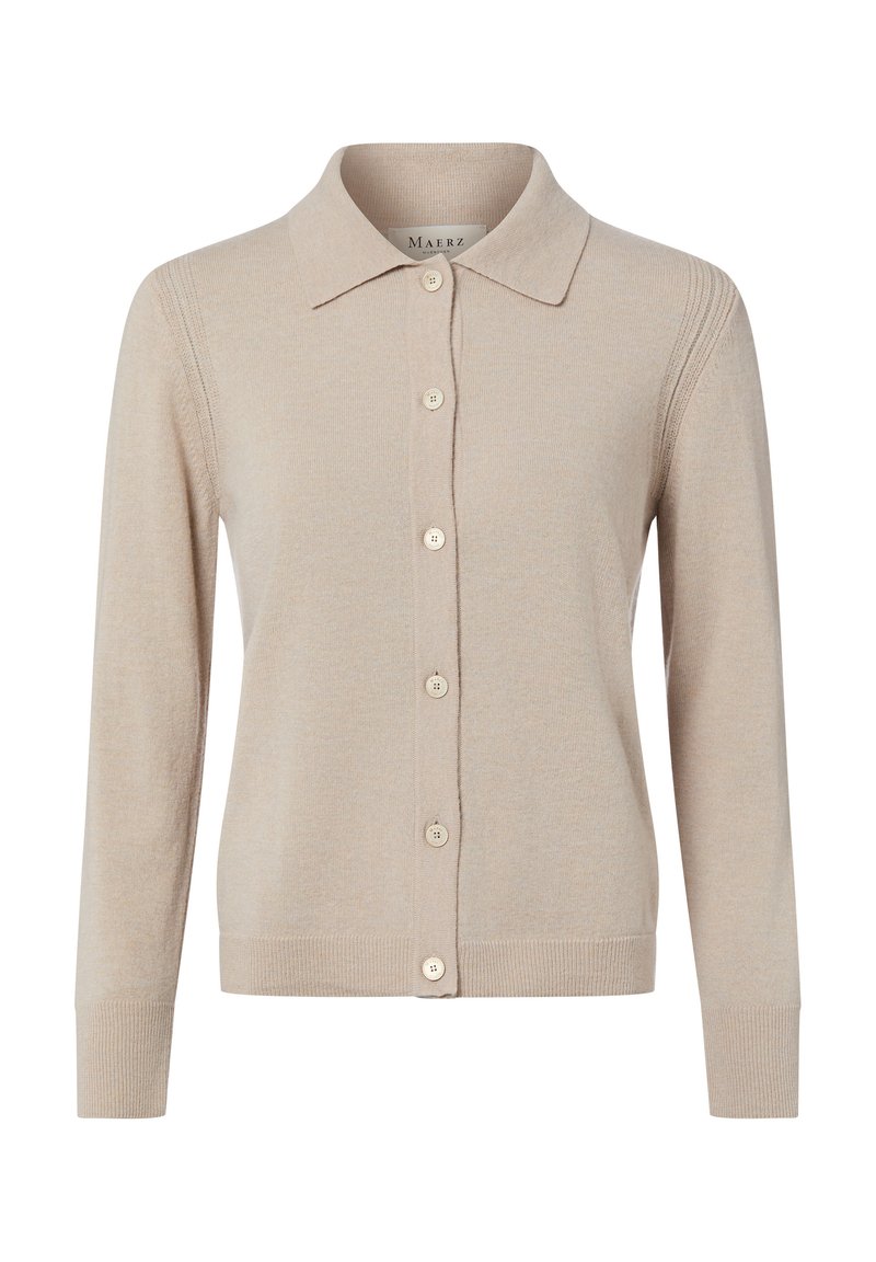 Beżowy sweter na guziki wykonany z miękkiej dzianiny. Posiada kołnierzyk, długie rękawy oraz sześć jasnych guzików z przodu.