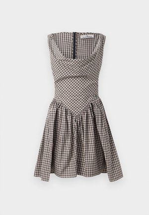 Vestido de cuadros en tejido de algodón marrón y beige. Cuerpo ajustado con escote en forma de barco, falda acampanada y cierre con cremallera en la parte de atrás.