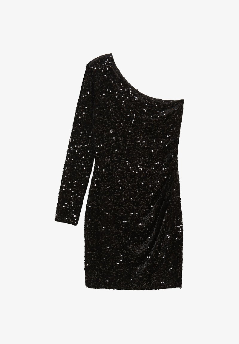 Abito nero in paillettes a spalla unica con manica lunga, dettagli drappeggiati e texture superficiale scintillante. Silhouette aderente.