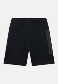Μαύρο αθλητικό σορτς από απαλό ύφασμα, με ελαστική μέση και φερμουάρ σε πλαϊνή τσέπη με κομψό σχεδιασμό.