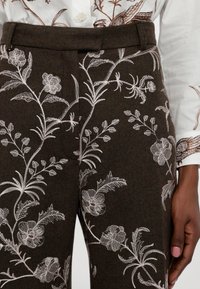 Paul & Joe PANTALON - Bukser - marron