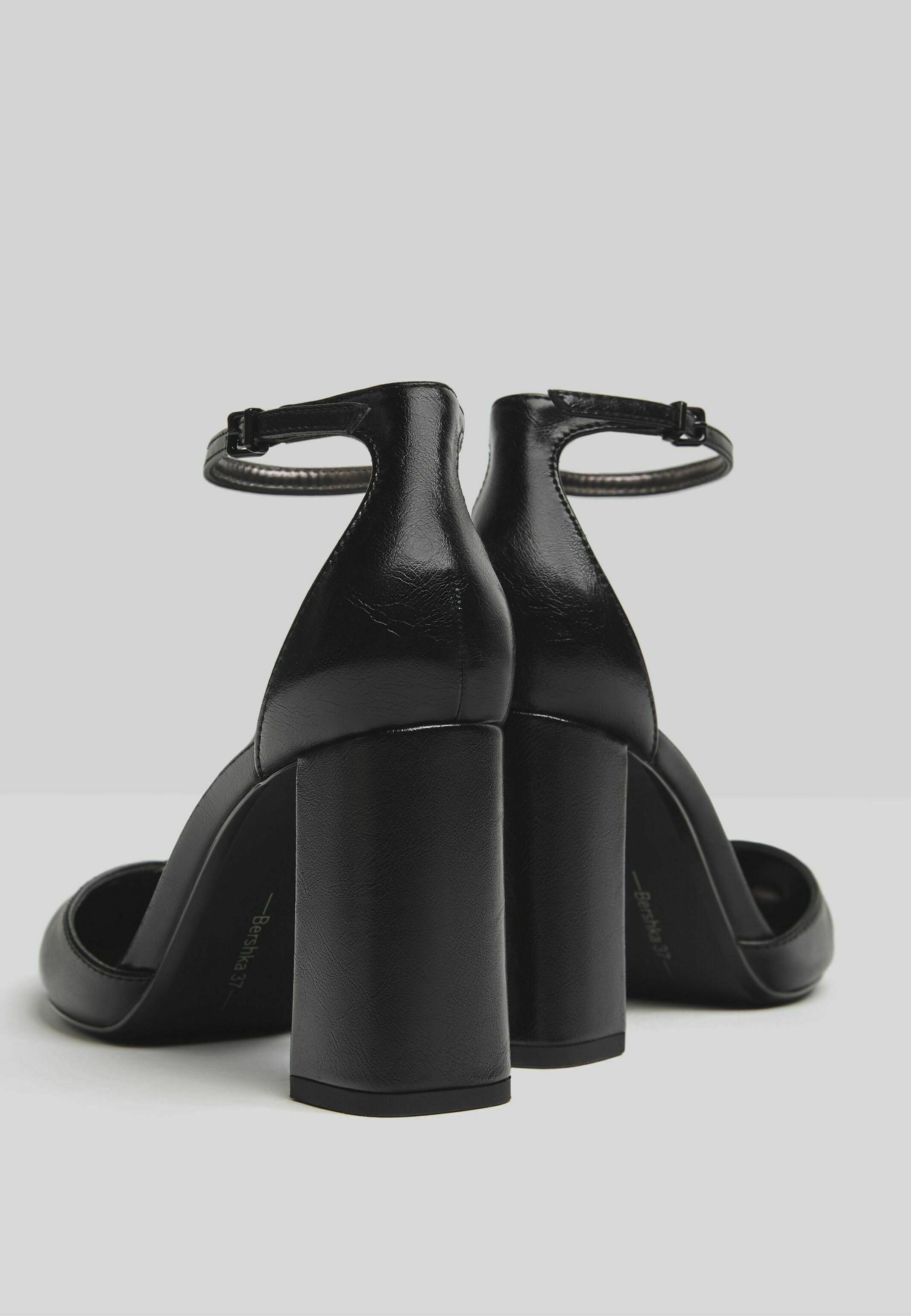 Femme Escarpins à talons hauts Femme Escarpins à talons hauts