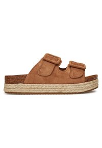 Sandalias de ante marrón con dos correas ajustables, una entresuela de corcho y un detalle de yute tejido alrededor del borde de la plataforma. Diseño de suela plana.