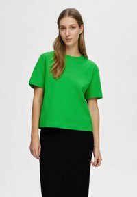 Selected Femme SLFESSENTIAL BOXY TEE - T-shirts basic - classic green