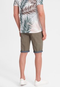 Ombre Shorts - olive