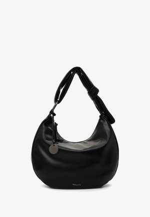 Sac hobo noir en simili cuir lisse avec une anse torsadée, présentant une étiquette en métal et un logo discret sur le devant.