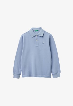 Himmelblaues Langarm-Polohemd aus strukturiertem Stoff. Verfügt über einen Kragen, eine Drei-Knopf-Leiste und ein kleines gesticktes Logo auf der Brust.