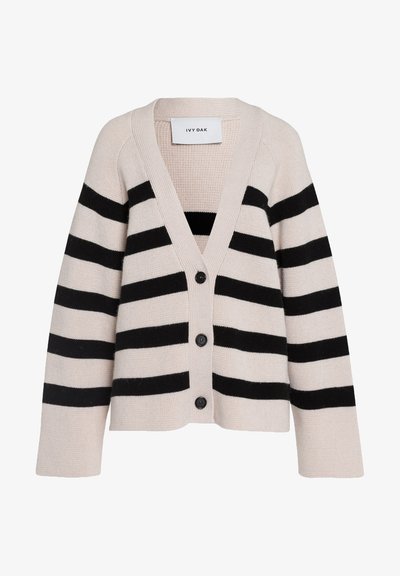 Cardigan lavorato a maglia beige con righe orizzontali nere; presenta un collo a V profondo, maniche lunghe e cinque bottoni neri sul fronte.