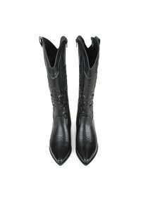 Botas de cuero negras hasta la rodilla con punteras puntiagudas, costuras intrincadas y acentos decorativos a lo largo del cañón. Cierre de cremallera en la parte posterior.