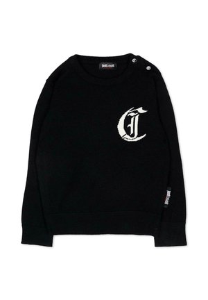 Czarny sweter z długim rękawem z białym stylizowanym logo "J" na piersi, dwoma srebrnymi guzikami przy kołnierzu oraz małą metką marki z boku.