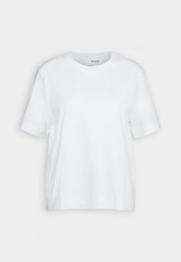 T-shirt blanc uni à manches courtes avec col rond et coupe décontractée sur fond gris clair.