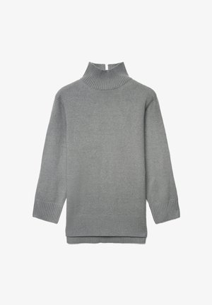 Szary sweter z golfem wykonany z miękkiej dzianiny. Posiada ściągacze przy mankietach oraz lekko oversize'owy krój z prostym dołem.