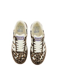 Sneakers con stampa leopardata e accenti crema, dotati di un design con lacci, interno imbottito e suola in gomma brown testurizzata. Taglia 37.