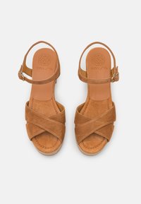 Unisa IRAM - Clogs - toffee