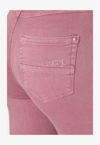 Ausgewählt, berry frost wash