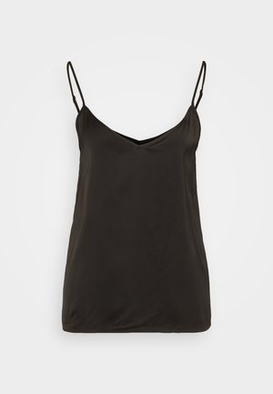 Černá saténová košilka s nastavitelnými tenkými ramínky, V-výstřihem a hladkým, minimalistickým designem. Bez viditelných vzorů nebo kovových prvků.