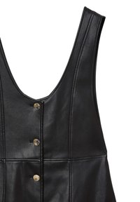 Gilet in pelle nera con scollatura a V profonda, quattro bottoni metallici e dettagli di pannelli cuciti per un tocco di texture in più.