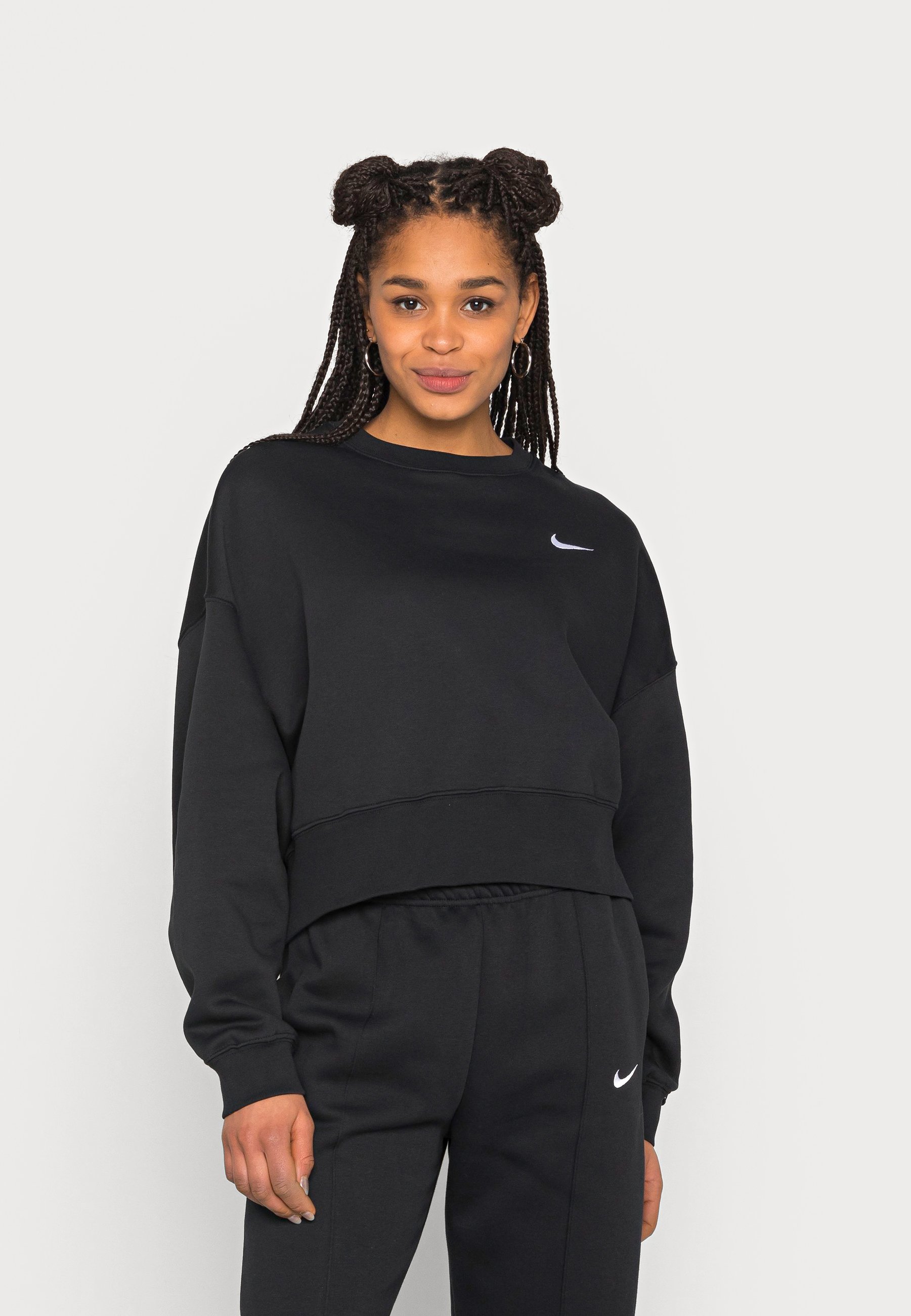 black sweatshirt womens nike