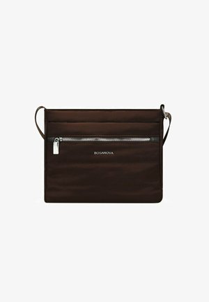 Bolso crossbody de nylon marrón con una superficie texturizada, que cuenta con un bolsillo frontal con cremallera y un logotipo sencillo. Equipado con una correa ajustable.