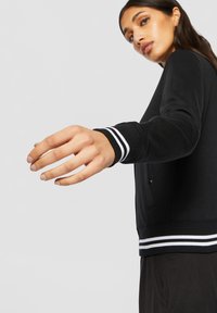 Urban Classics COLLEGE - Majica s kapuljačom i patentnim zatvaračem - black