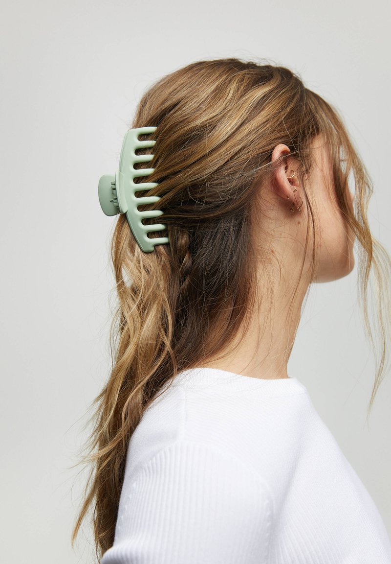 PULL&BEAR PACK OF 2 HAIR CLIPS Hair styling accessory brown