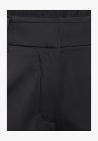 Δεν επιλέχθηκε, black white