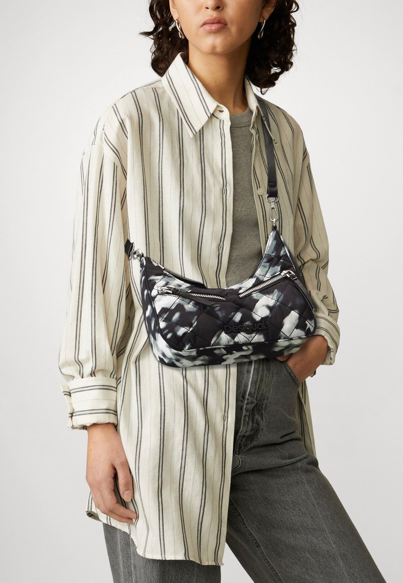 Geanta de dama crossbody, Desigual, seria Whiskey Habana Multipocket, Negru