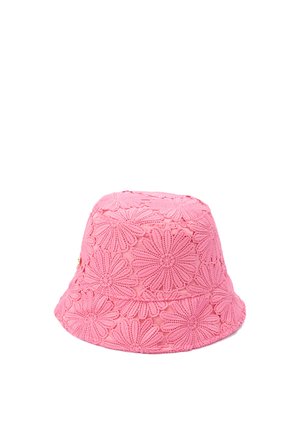 Roze bucket hat gemaakt van textuurstof, met een bloemenpatroon met verhoogde stiknaad. Rond ontwerp met een brede, flexibele rand.