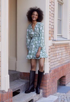 RITALE - Day dress - vert
