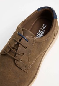 INSIDE Zapatos de vestir - marron