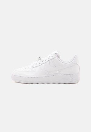 Nike Sportswear, AIR FORCE 1 07 SE - Sneakers - white