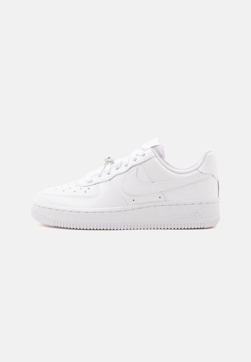 AIR FORCE 1 07 SE white