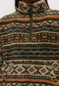 BDG Urban Outfitters Fleecetröja - brown